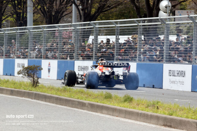 角田、フェルスタッペンらレッドブルファミリーがF1デモラン。お台場の観衆にホンダサウンドを届ける