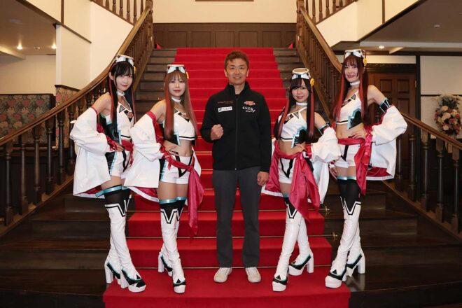 鈴鹿8耐でHAMAGUCHI Racingをサポートする『MEGU Racing公式レースクイーン』がコスチュームを披露