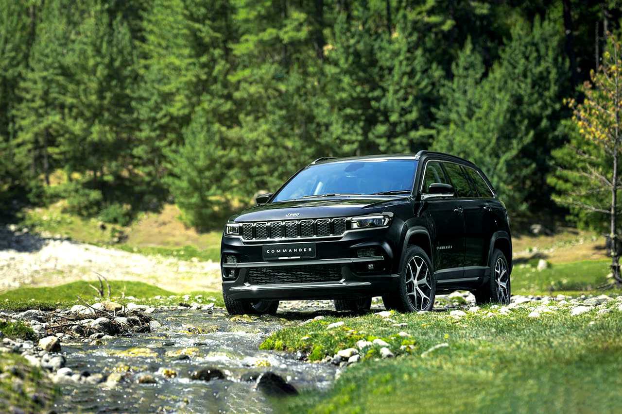 ジープ、3列SUV『コマンダー』にダック含む人気オプション満載の限定車“Freedom Edition”を設定