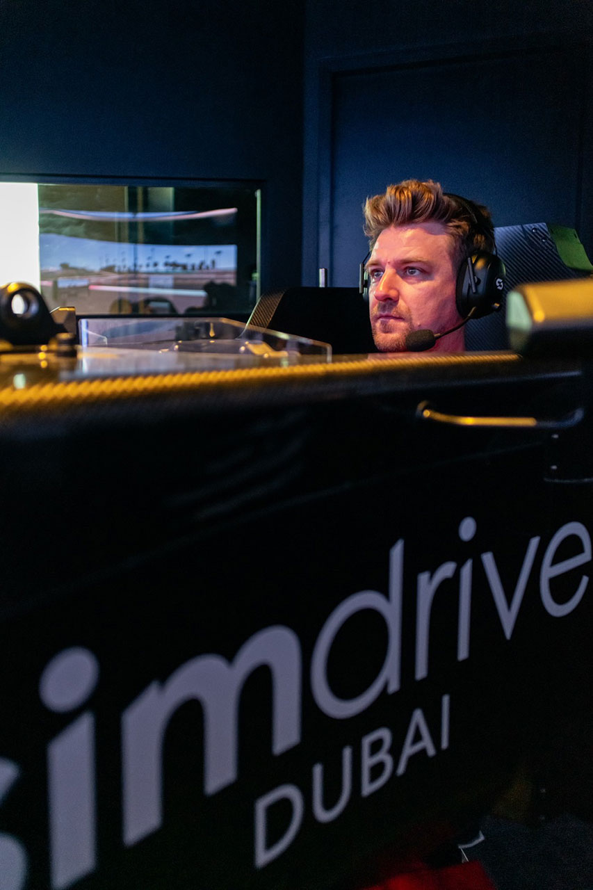 藤井誠暢がプロデュースするドライビングラボ『simdrive』の海外初拠点がドバイ・ヒルズにオープン