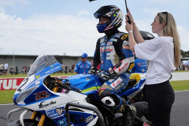 【樋口耕太のASBK挑戦記】レース継続のため行政書士に。17歳から念願のフィリップ・アイランドで3レース完走「初めて全てが満たされた」