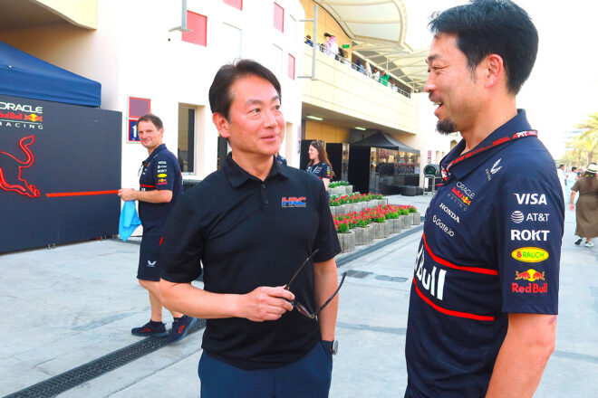 ホンダ・レーシング（HRC）の渡辺康治代表取締役社長と折原伸太郎トラックサイドゼネラルマネージャー