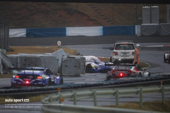 3台の大クラッシュでいきなりの赤旗中断。Keeper、TRS IMPUL、#16 ARTAがコースサイドにストップ／スーパーGT第1戦岡山