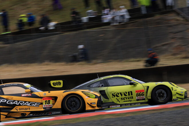 UPGARAGE AMG GT3とseven × seven PORSCHE GT3R