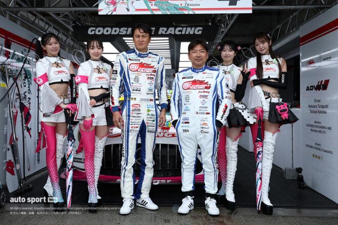 ほぼ全部見せます。2025年スーパーGTドライバーたちのレーシングスーツ姿＆レースアンバサダー（2）