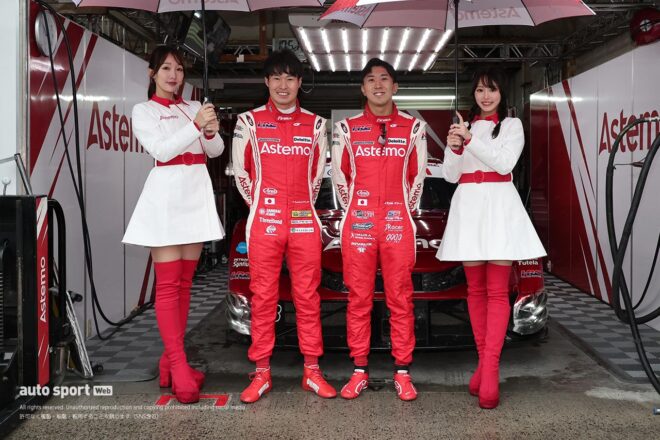 ほぼ全部見せます。2025年スーパーGTドライバーたちのレーシングスーツ姿＆レースアンバサダー（2）