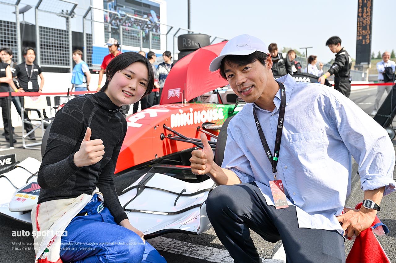 カヌー競技メダリストの羽根田卓也がスーパーフォーミュラ第3戦もてぎを訪問。JUJUにエール