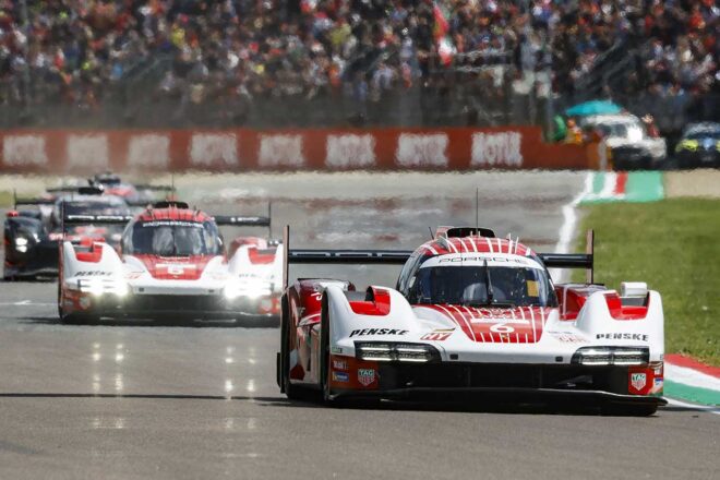 2台のポルシェ963（ポルシェ・ペンスキー・モータースポーツ）