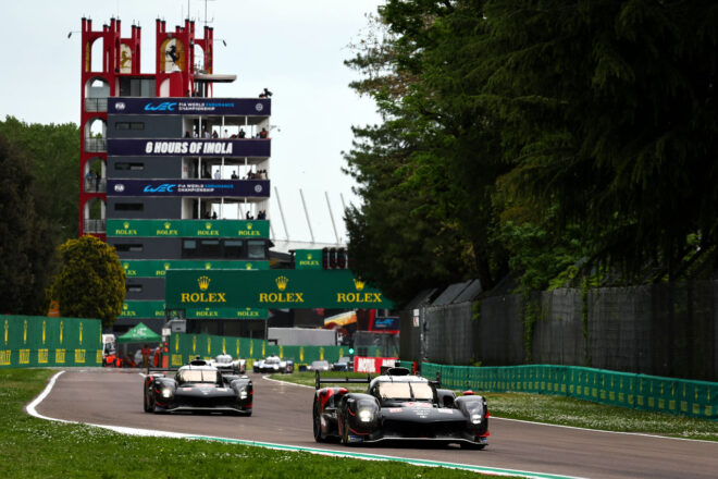 ティフォシ歓喜！ フェラーリ51号車が前年のリベンジ達成。思わぬ“伏兵”がトヨタの表彰台を阻む【WECイモラ決勝レポート】