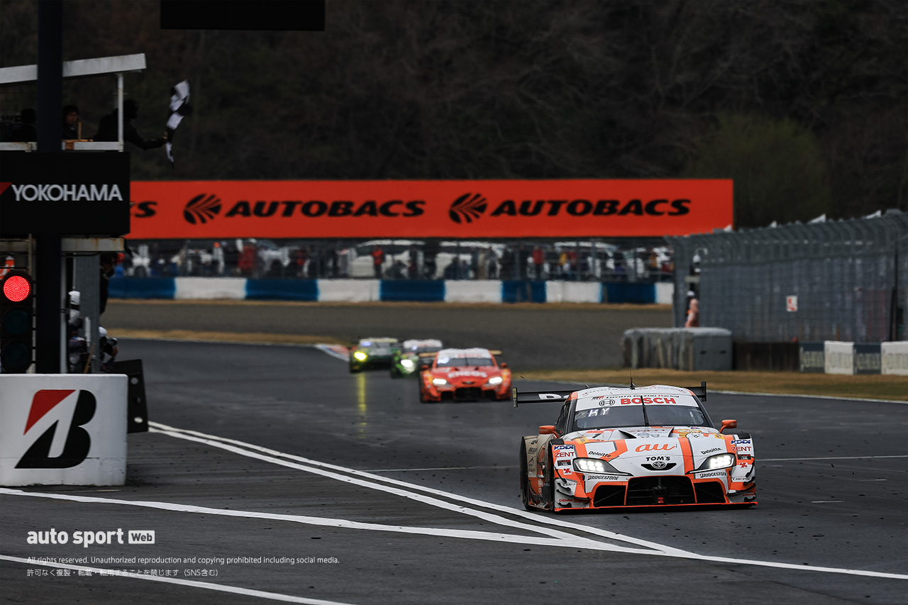 新連載【トムス吉武エンジニア／レースの分岐点】変化するウエット路面にどう対応するか。開幕ウイナー1号車の戦略