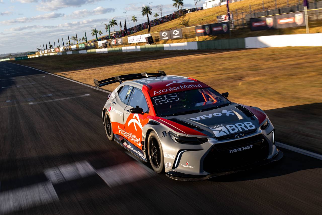 SUV新時代到来のSCBにエリオ・カストロネベスが電撃参戦『シボレー・トラッカー』をドライブへ