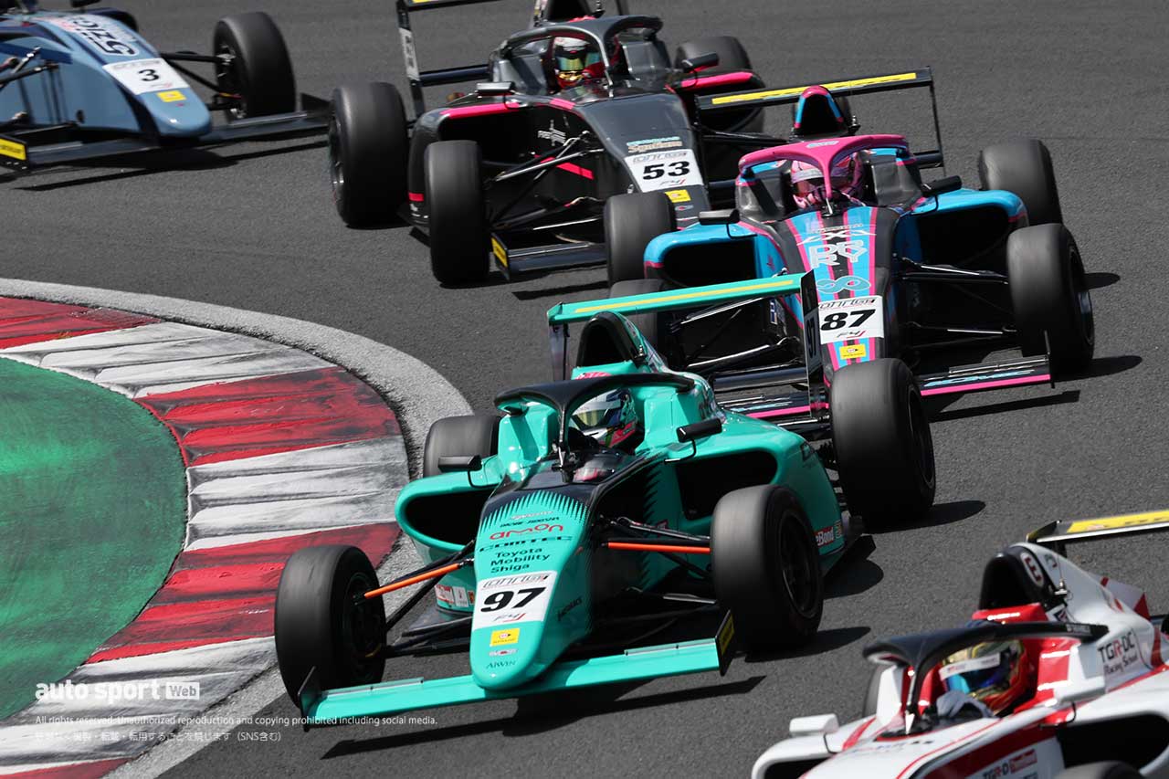 三浦愛（Bionic Jack Racing）と下野璃央（Dr.Dry Racing Team）