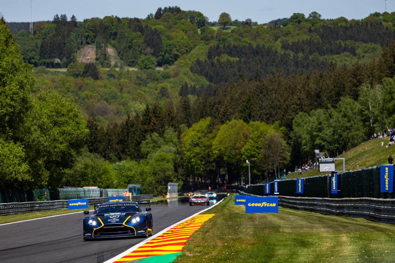 クラッシュ続出、前戦ウイナー51号車フェラーリもスパの餌食に。波乱のFP2は“王者”ポルシェが最速