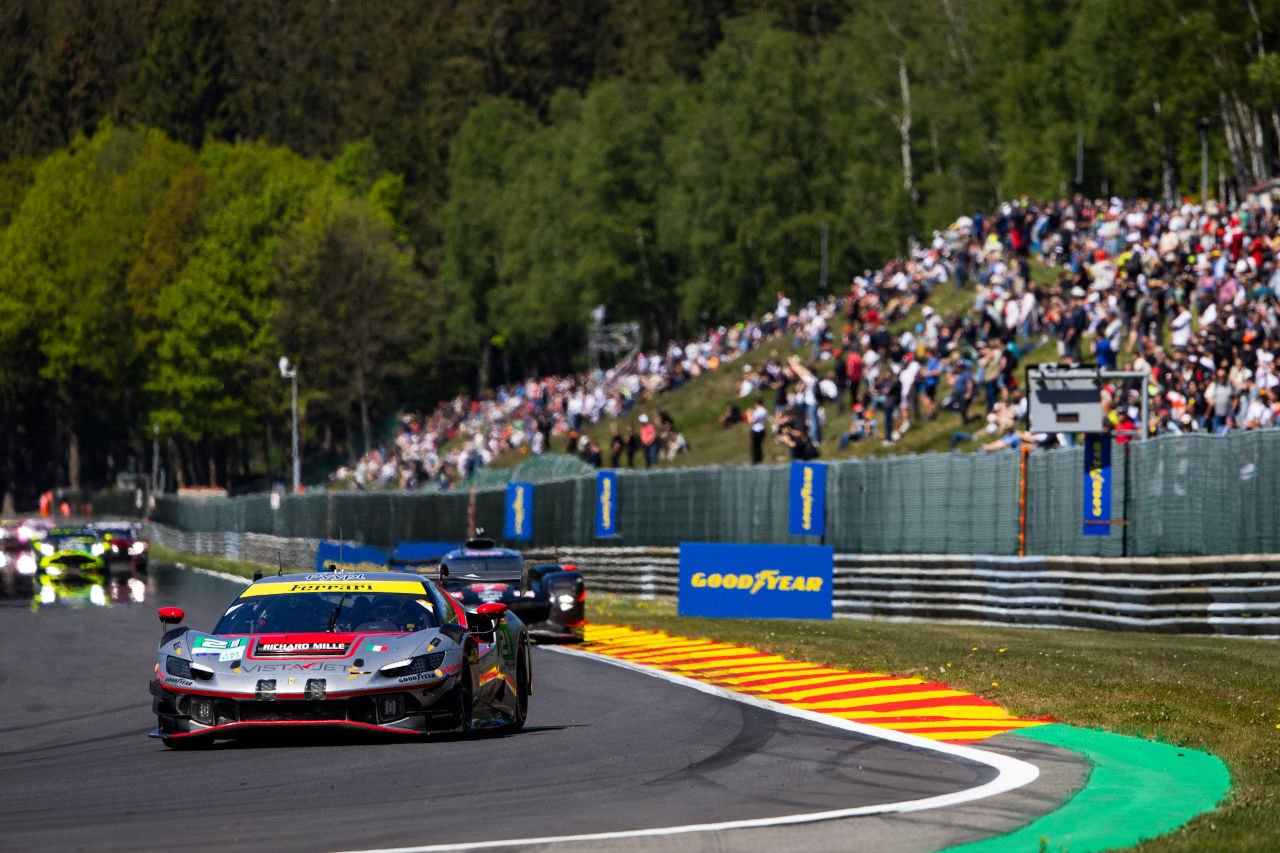 迫るアルピーヌに動じず、フェラーリがチーム力で連勝伸ばす。トヨタは戦略駆使し予選下位から挽回【WECスパ決勝レポート】