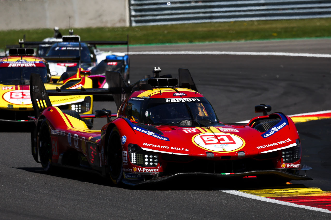 迫るアルピーヌに動じず、フェラーリがチーム力で連勝伸ばす。トヨタは戦略駆使し予選下位から挽回【WECスパ決勝レポート】