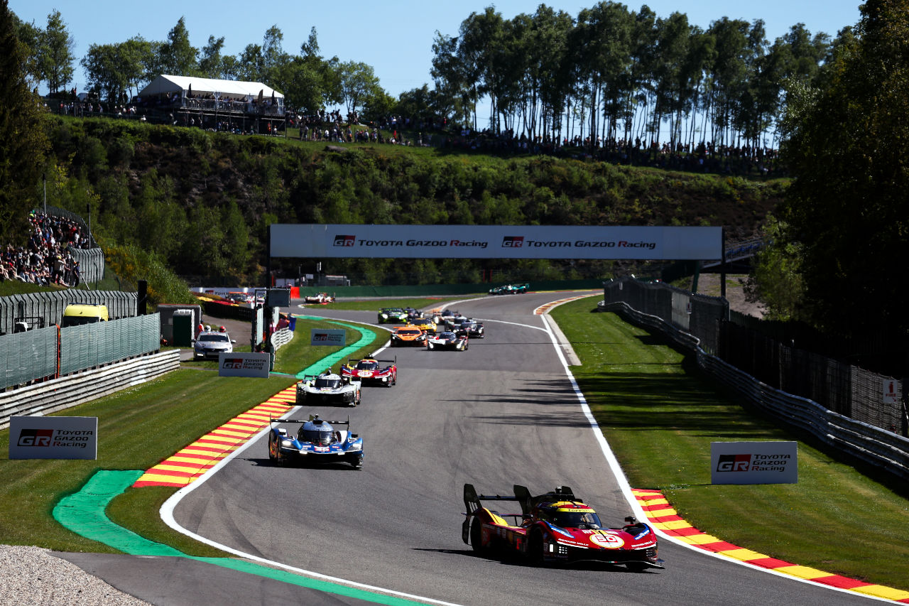 迫るアルピーヌに動じず、フェラーリがチーム力で連勝伸ばす。トヨタは戦略駆使し予選下位から挽回【WECスパ決勝レポート】