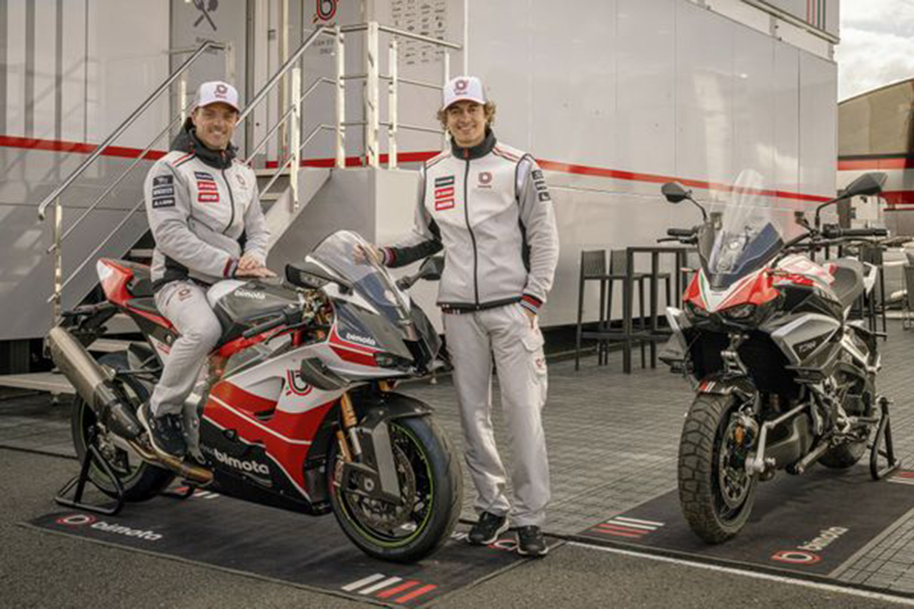 SBK：ビモータ・カワサキ、2026年もロウズとバッサーニが継続参戦。コンビ3年目へ