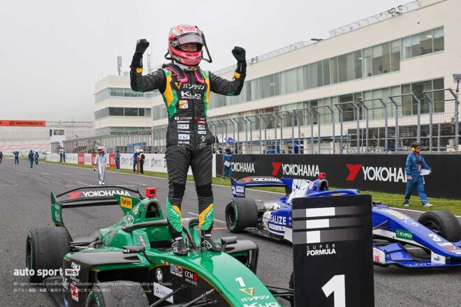 新旧王者のアウトラップバトルを制し、坪井翔が今季初優勝【第5戦決勝レポート】