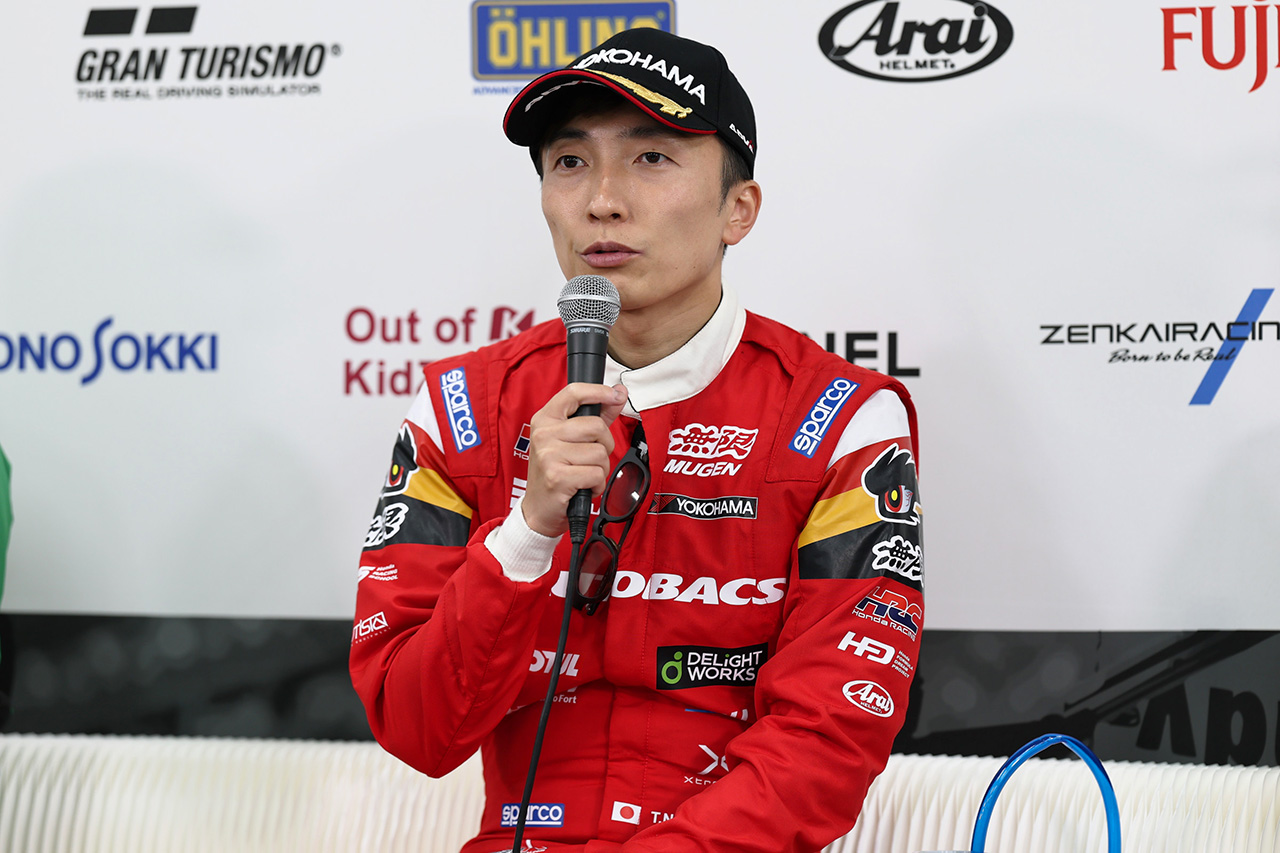 ライバルの連勝を止めた坪井「流れが変わったかも」。野尻は予選のウイング破損を悔やむ【SF第5戦決勝会見】