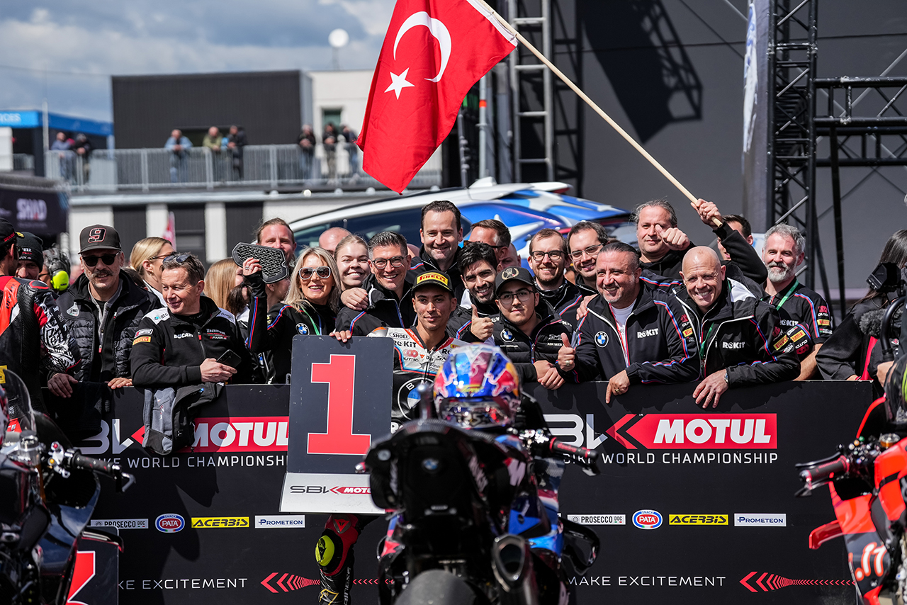 ゴール手前の劇的なオーバーテイク。ブレガが0.027秒差で制す【順位結果】2025SBK第5戦チェコ 決勝レース2