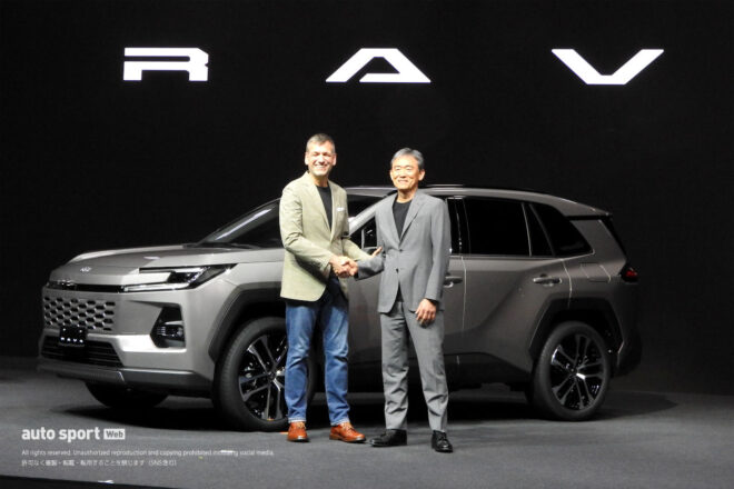トヨタの新型RAV4が世界初公開。都会派とアクティブ派で異なるスタイル、GRスポーツも新設定