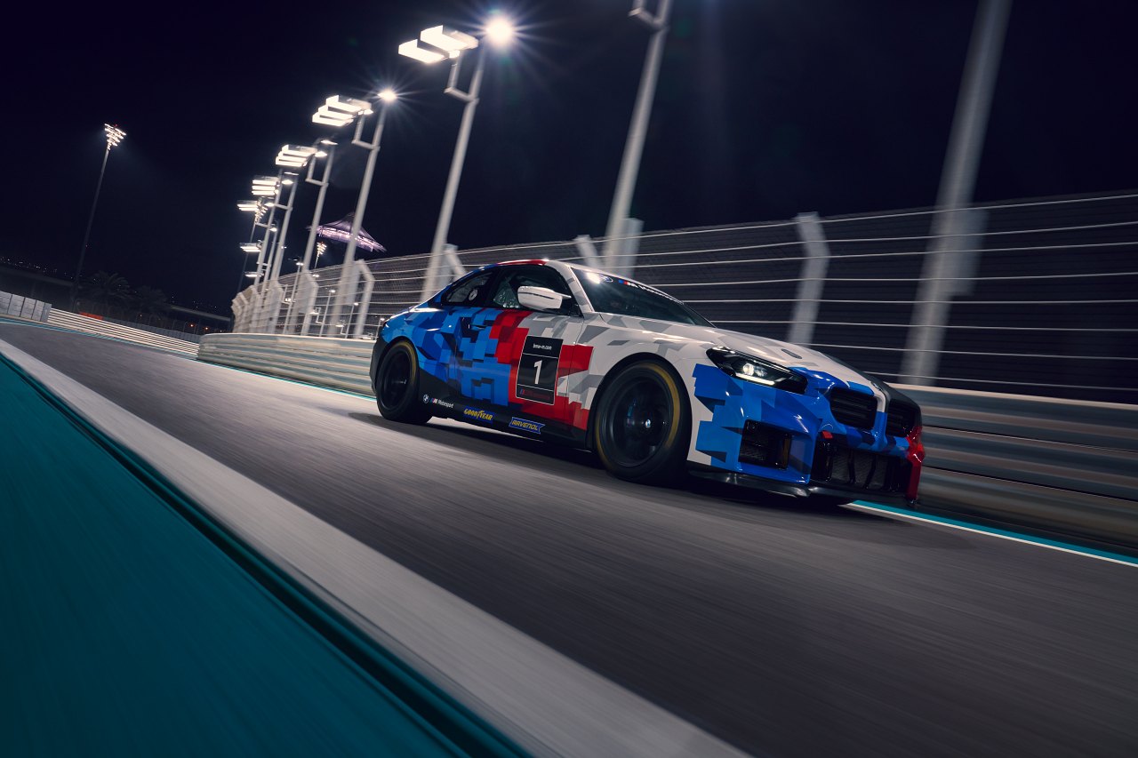 BMW、来季本格稼働の新型エントリー『BMW M2 Racing』の最終実戦テスト実施。ニュル24時間参戦へ