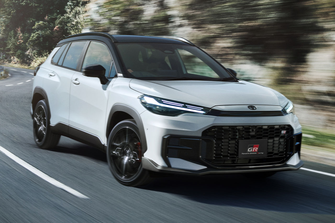 トヨタ・カローラクロスにGRスポーツが新設定。ボディ剛性強化や足回りチューニングで走行性能アップ