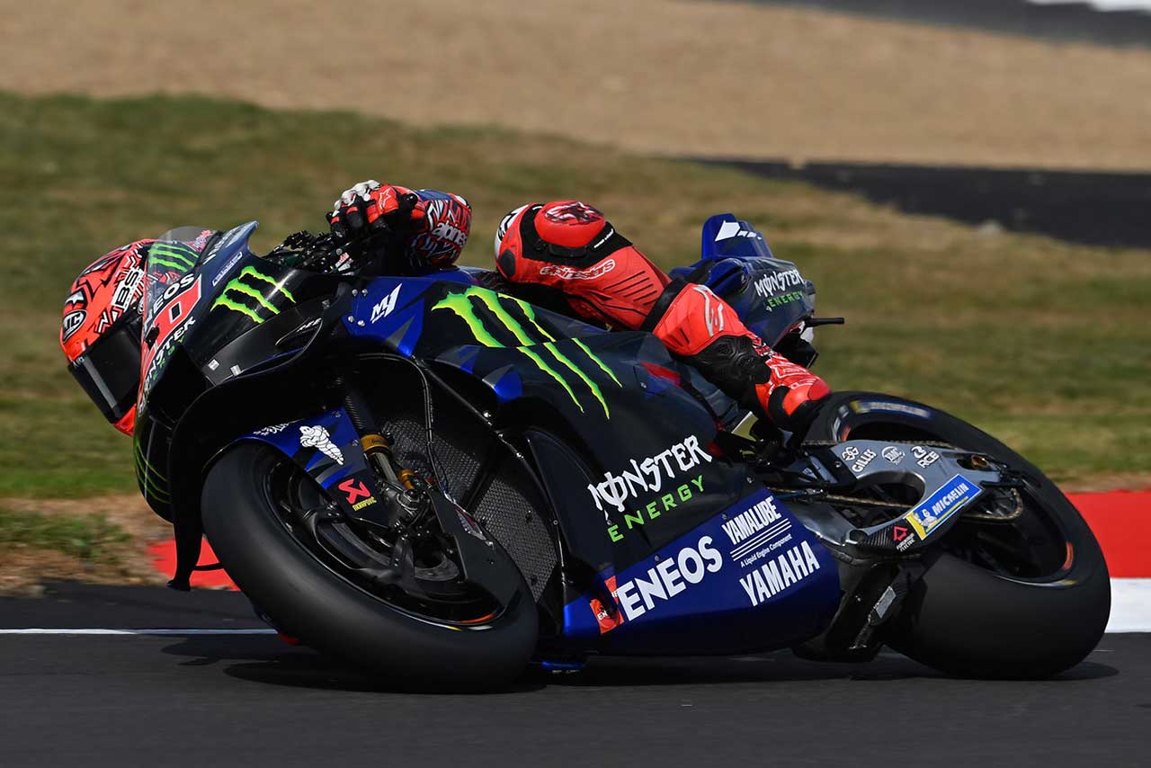 クアルタラロが3連続ポール。M.マルケスは最終周のミスで2列目／MotoGP第7戦イギリスGP