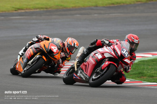 亀井がウエットを攻略し初優勝。ナカリン猛追も届かず／2025全日本ロード第2戦SUGO ST1000 決勝