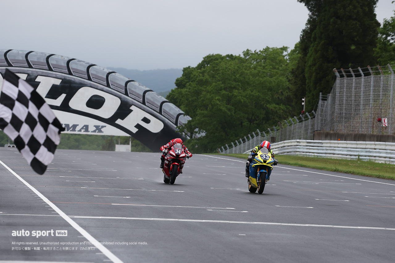 亀井がウエットを攻略し初優勝。ナカリン猛追も届かず／2025全日本ロード第2戦SUGO ST1000 決勝