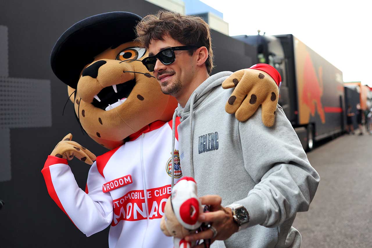 VROOOM＆シャルル・ルクレール（フェラーリ）