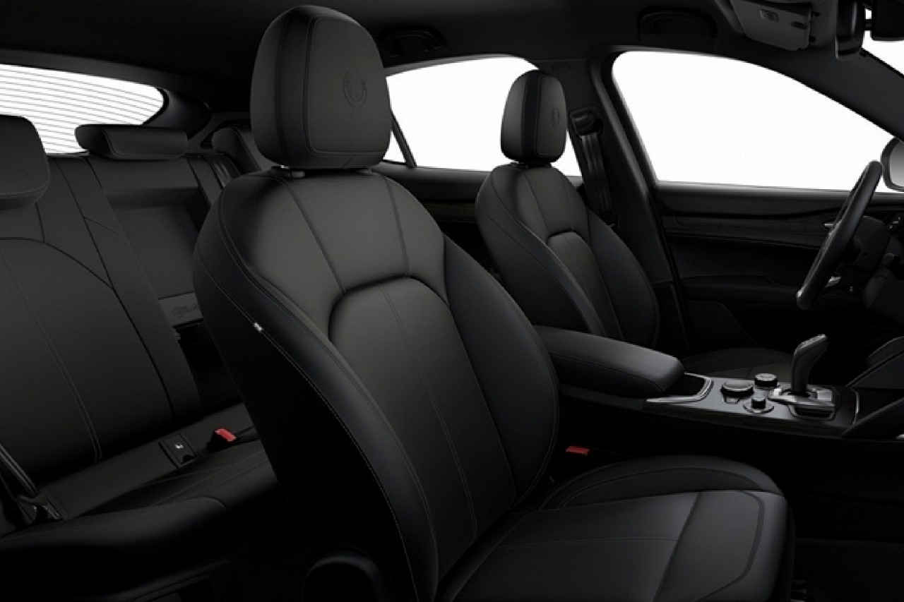 アルファロメオ、主力SUV『ステルヴィオ』にリーズナブルな価格の新グレード”SPRINT”を追加設定