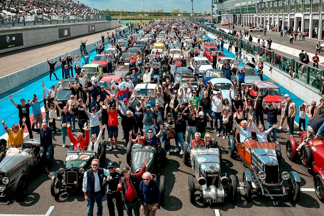 F1開催のないフランスで、ふたつのヒストリック・イベントが同週末開催。往年のマシンとレジェンドが集う