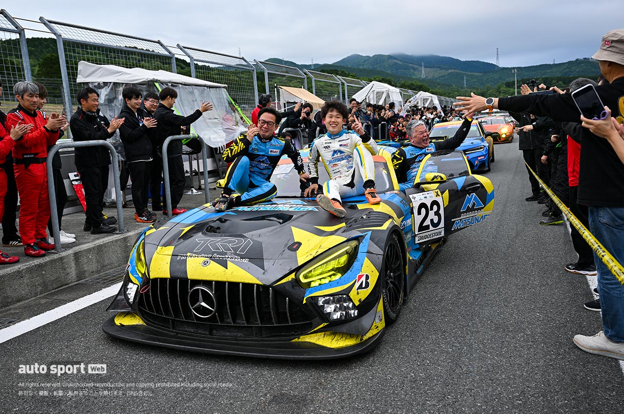 「感無量です！」悲願の富士24時間制覇にTKRIのメンバー歓喜。大一番の先に王座を見据える