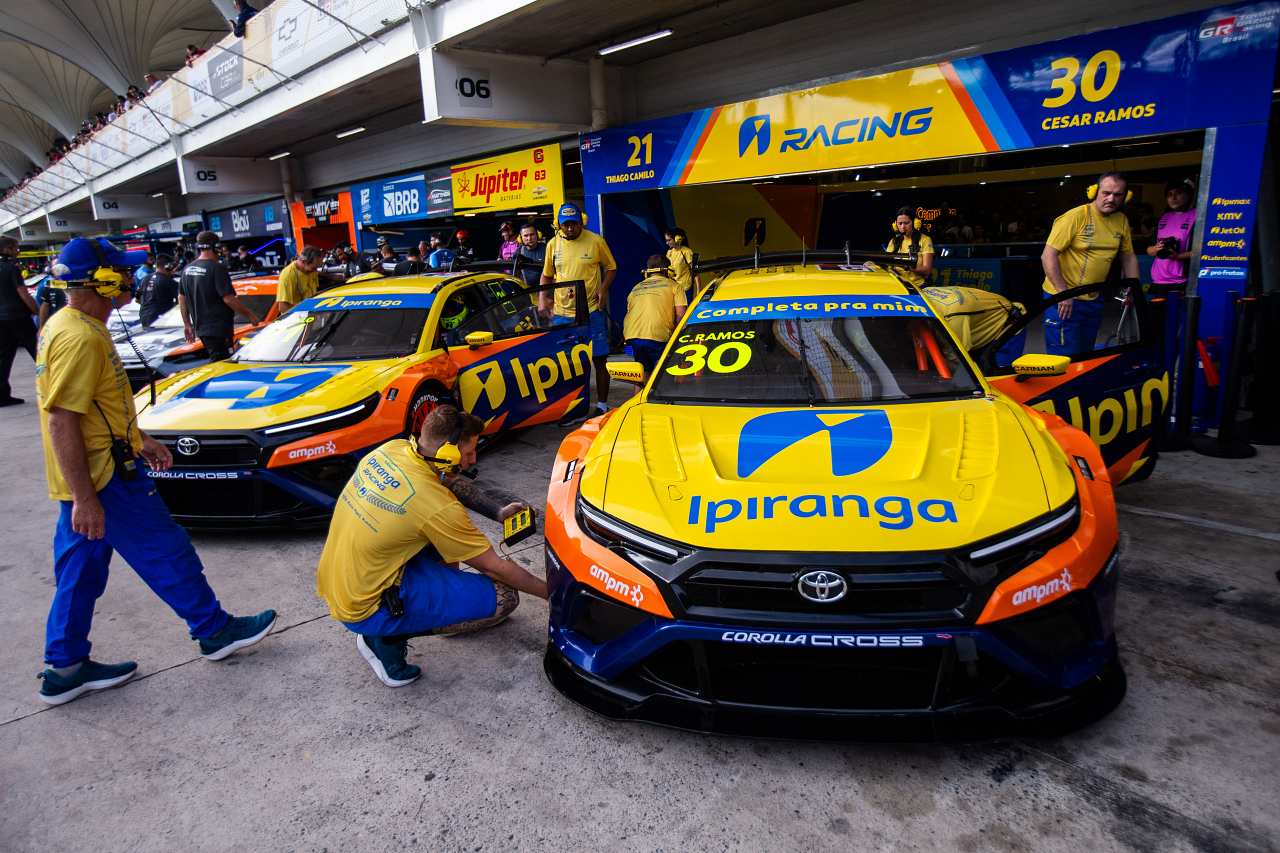 地元SUVストック参戦のカストロネベス、トヨタ陣営入りで『カローラクロス』をドライブへ／SCB