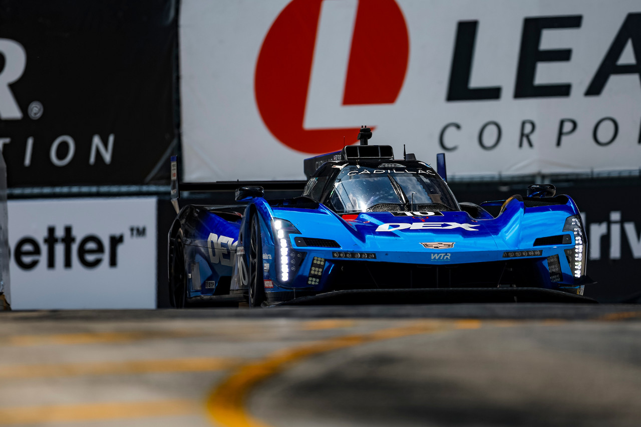 残り数分の逆転劇。混沌の中で勝利を手にしたバン・デル・ザンデがバトルを振り返る／IMSAデトロイト