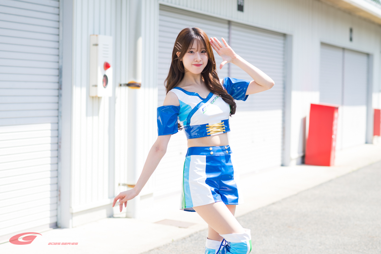 SUGOサーキットクイーンからレースクイーンに転身した長坂有紗「5年目の先輩として経験を伝えていきたい」【2025RQインタビューVol.08】