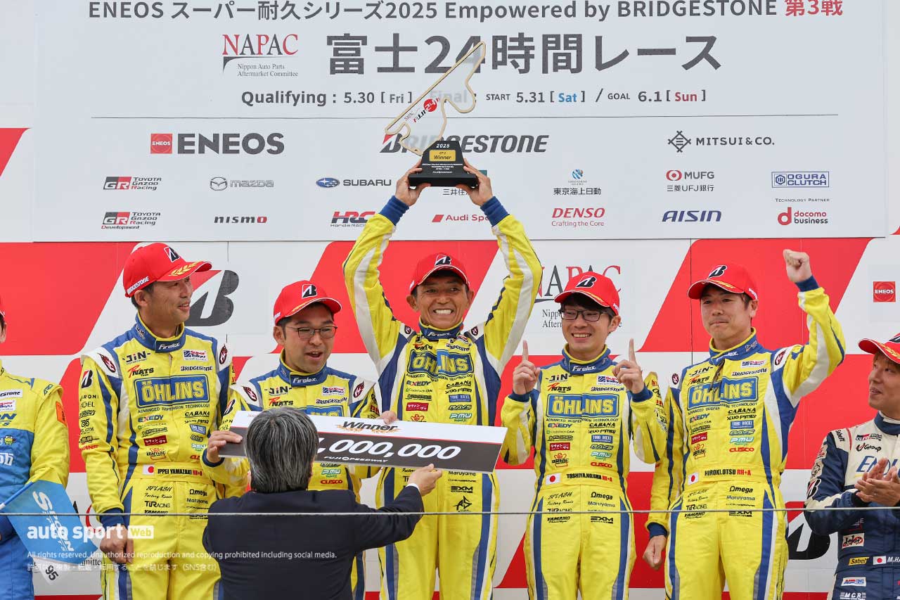 山﨑一平／金井亮忠／山野哲也／野島俊哉／大津弘樹（OHLINS CIVIC NATS）