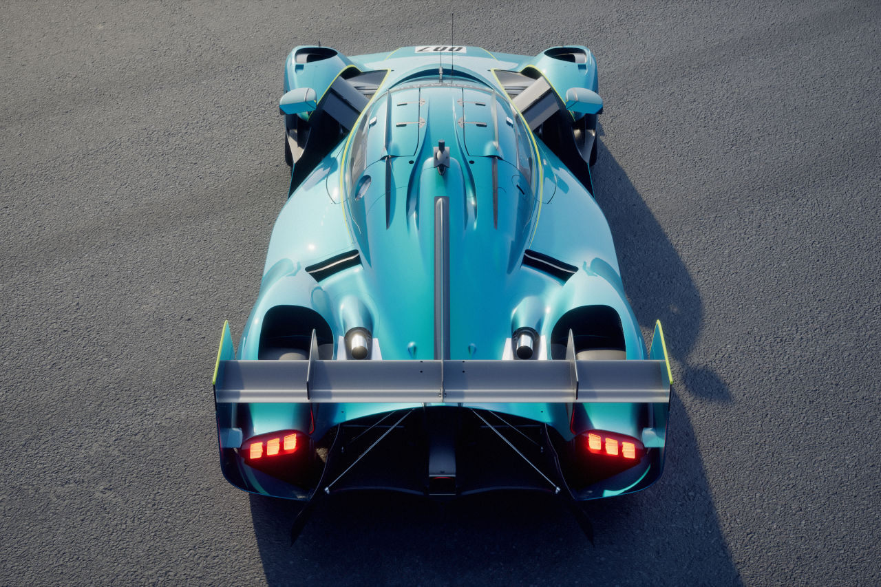 V型12気筒の咆哮とレースカーとほぼ同じ走行体験を提供。アストンマーティン、サーキット専用車『ヴァルキリーLM』を初公開