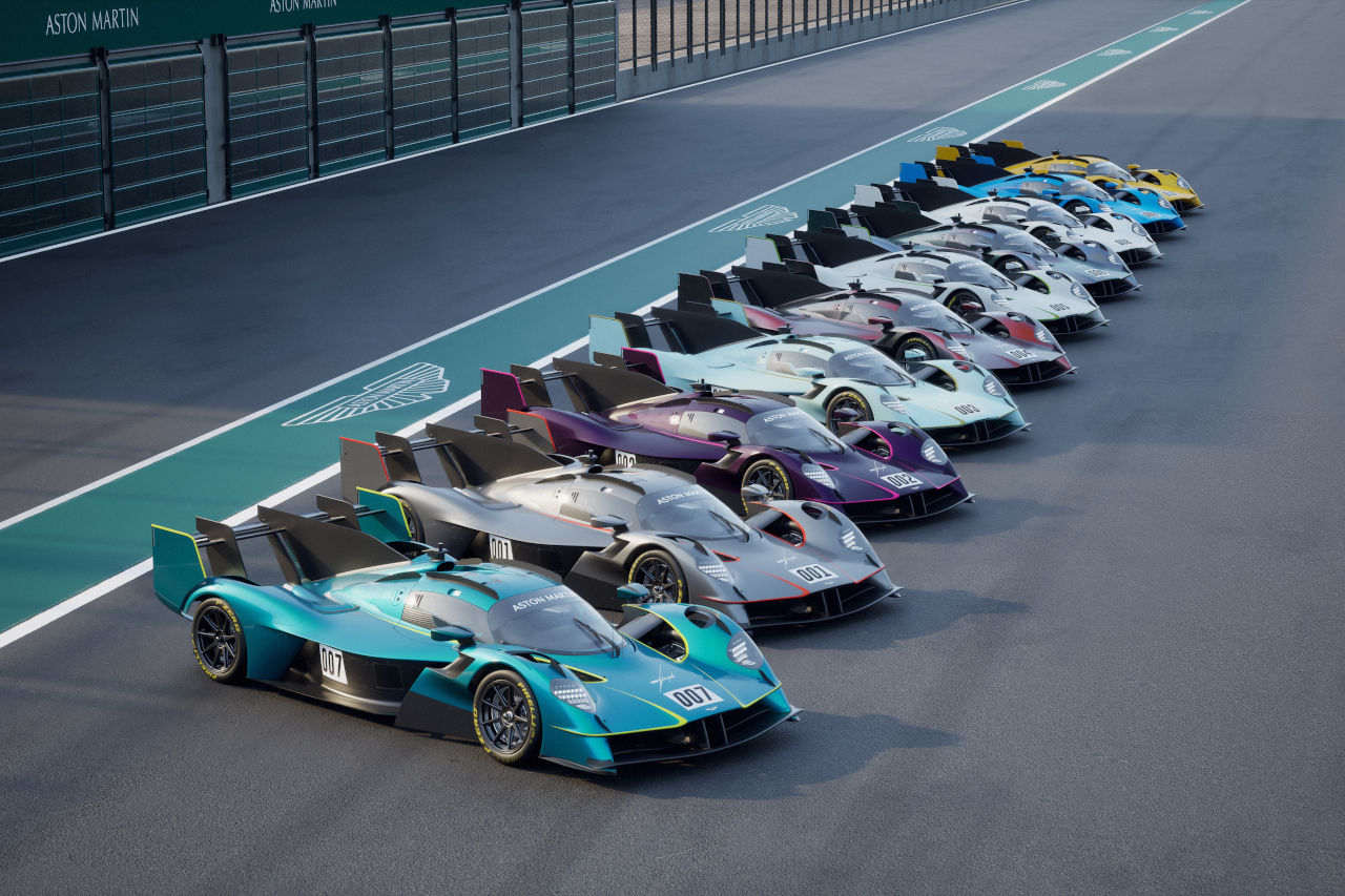 V型12気筒の咆哮とル・マン参戦マシンとほぼ同じ走行体験を提供。アストンマーティン、サーキット専用車『ヴァルキリーLM』を初公開