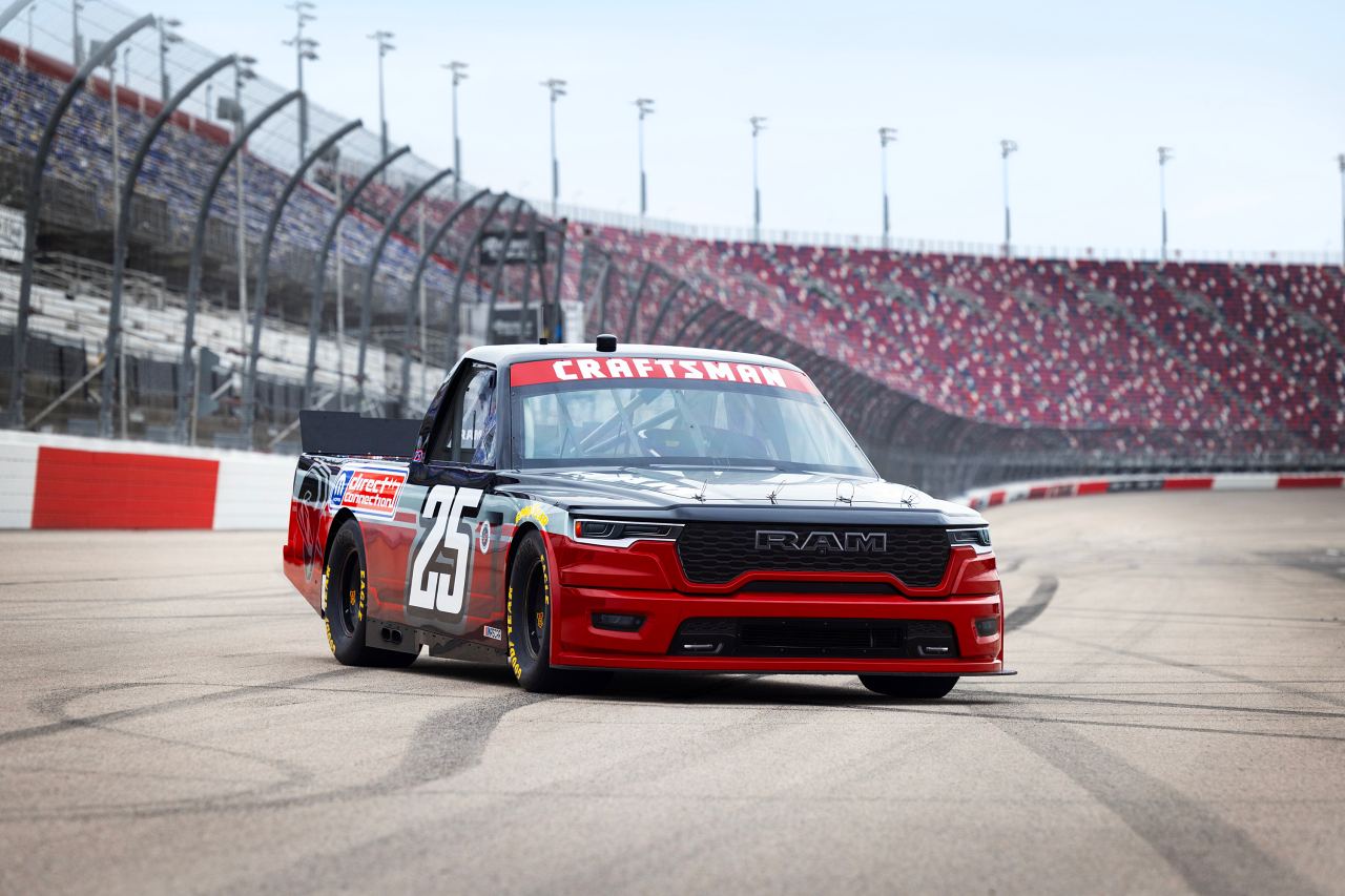 NASCARトラックシリーズに『ダッヂ・ラム』が復帰へ「ヘミが帰ってきた。その先はカップだ！」