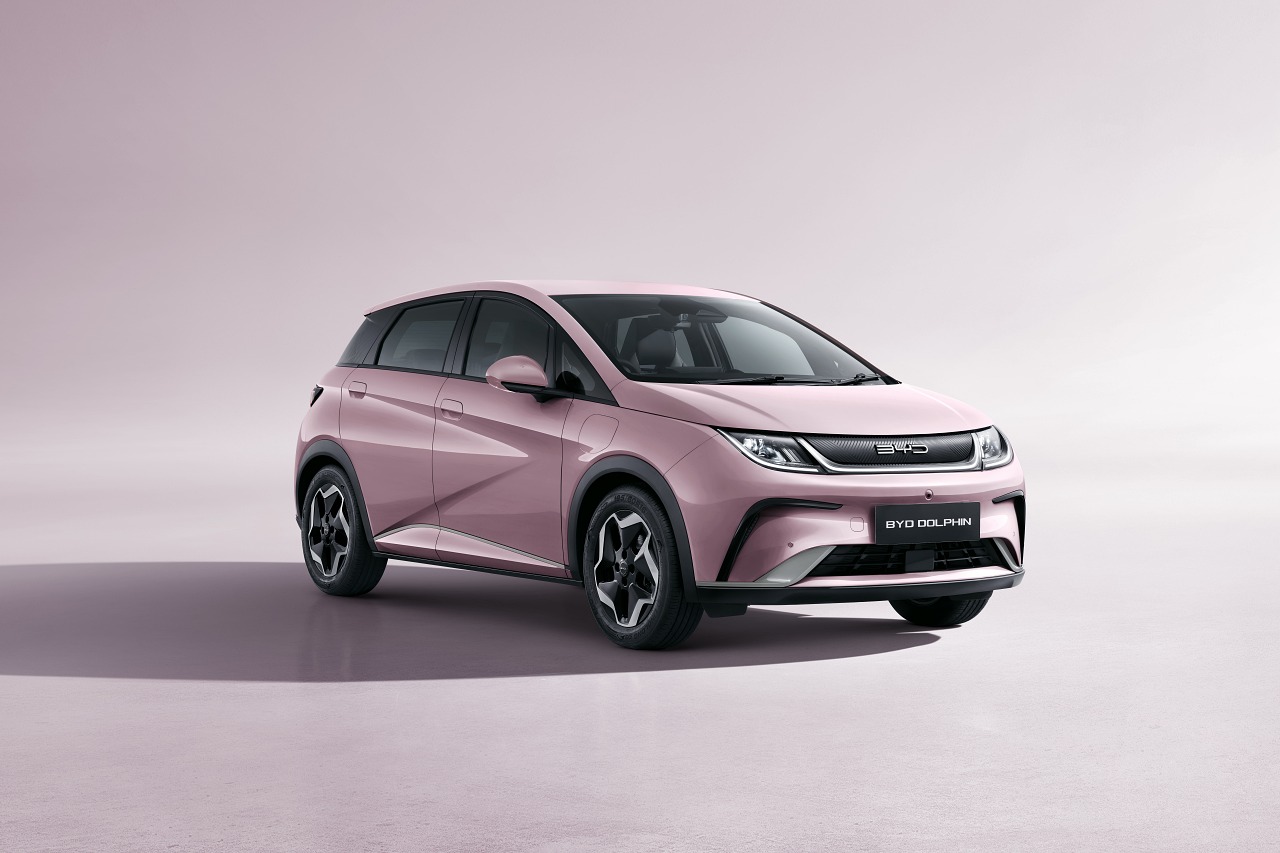 BYD、主力コンパクト『ドルフィン』に創業30周年記念の限定車“Grateful PINK”シリーズを設定