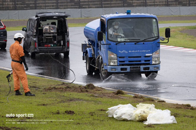 雨天のなか2025鈴鹿8耐合同テストがスタート。午前には赤旗中断中に清掃車両が横転する珍事発生でスケジュールが変更に