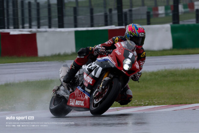 雨天のなか2025鈴鹿8耐合同テストがスタート。ザルコを初め海外勢も多数参加の初日はTeam HRCが最速