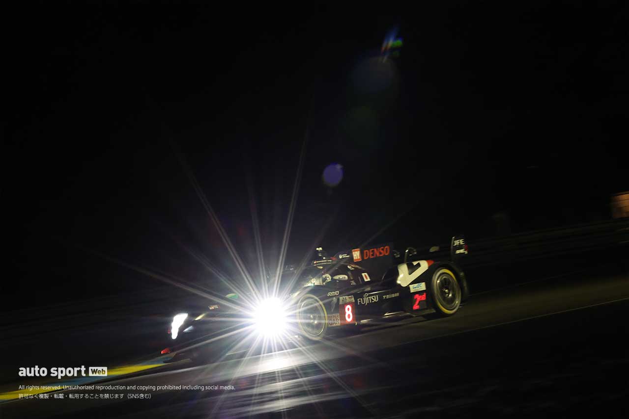 8号車トヨタが夜間のFP2首位。チェッカー後に57号車フェラーリと接触スピンも