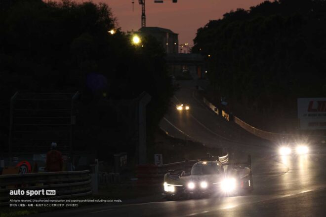 8号車トヨタが夜間のFP2首位。チェッカー後に57号車フェラーリと接触スピンも