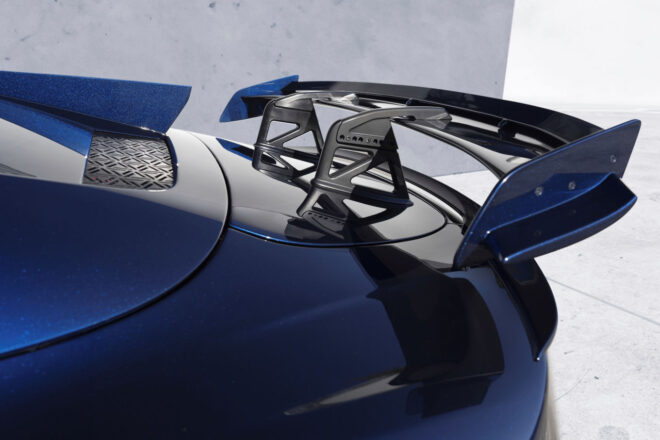 アルピーヌ最高峰の限定モデル『A110 Rウルティム』受注開始。特別な内外装奢る“ラ・ブルー”も登場