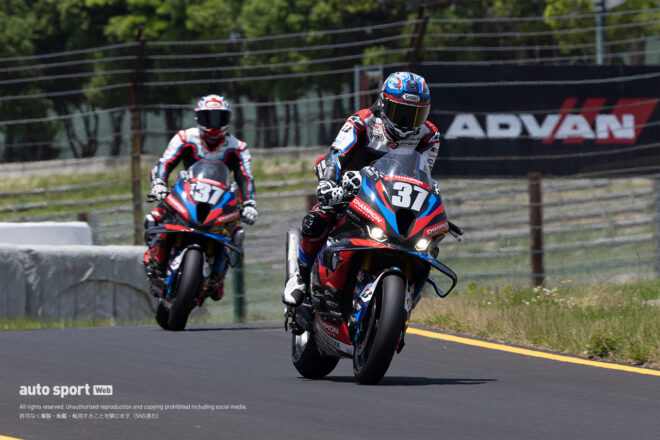 BMW MOTORRAD WORLD ENDURANCE TEAMのランデブー走行／2025鈴鹿8耐テスト