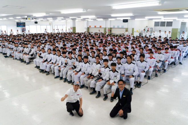岩佐歩夢が学生の前でレースと挑戦を語る。地元大阪のホンダテクニカルカレッジ関西でトークショー