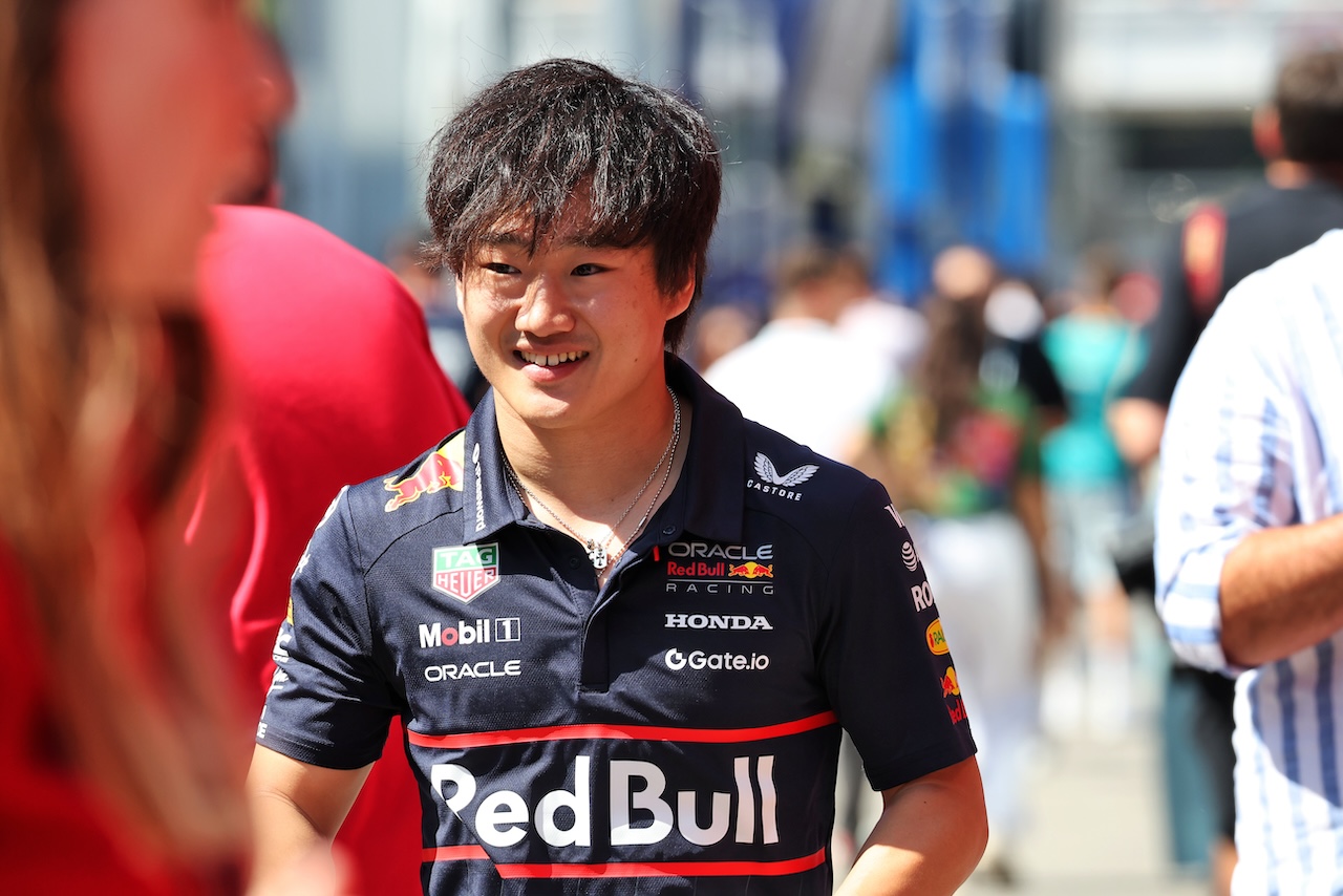 日本人エンジニア、勝利の美酒／食レポはあの男にお任せ【SNSピックアップ今週のF1界】